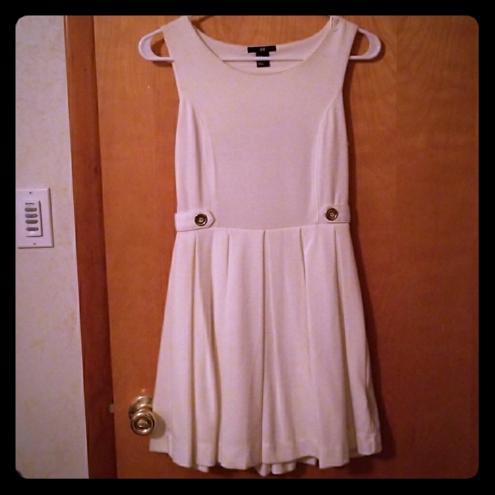 Cream colored pleated dress H&M XS